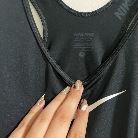 Nike Black Dri-Fit Pro Tank Size Medium - Picture 3 of 4